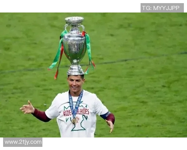 瑞士足球明星斯福扎的辉煌职业生涯与对足球的热爱探索